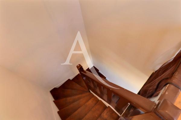 Beaucoup de cachet pour cette belle maison à Maisons Laffitte 4 pièce(s) 80 m2, 3 chambres, jardin, cave, parking !