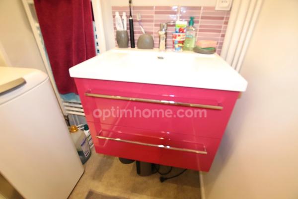 ST JEAN DE LA RUELLE proche accès Tangentielle, appartement de trois pièces en excellent état