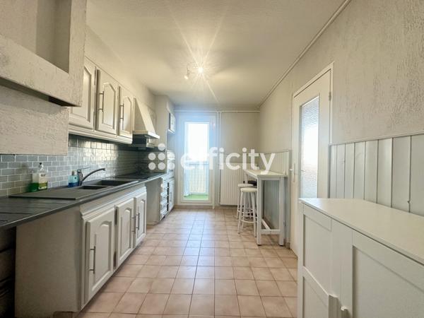 Appartement
         3 pièces
        - 75 m² Exclusivité 220 000 € *