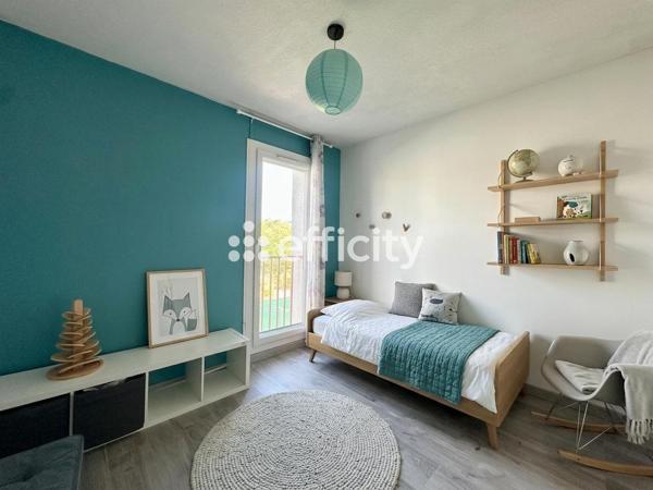 Appartement
         3 pièces
        - 75 m² Exclusivité 220 000 € *