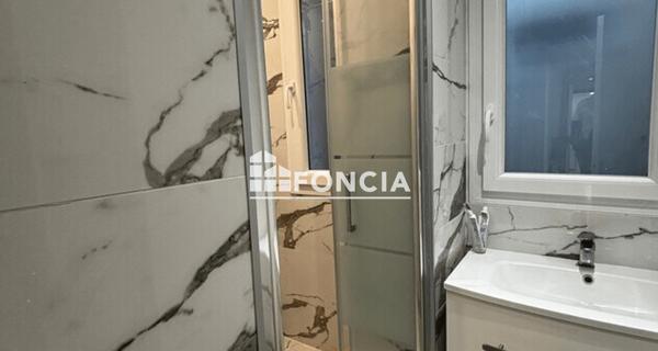 Location Local commercial 5 pièces 245 m² - Paris 75009