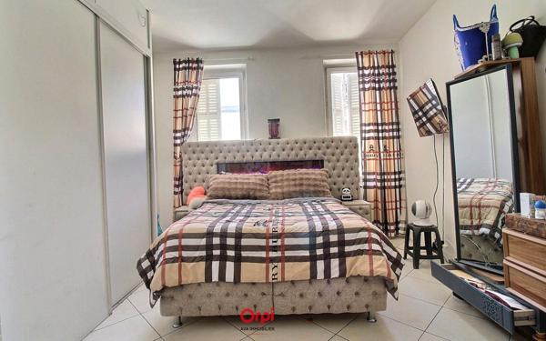 Appartement à vendre    4 pièces • 99,18 m2 Marseille 13