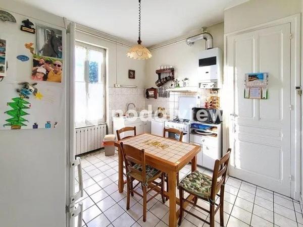 Au coeur de BRON - MAISON 73 m² hab. / 760 m² + Cave