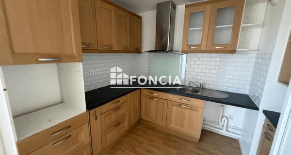 Location Appartement 3 pièces 60 m² - Corbeil-essonnes 91100