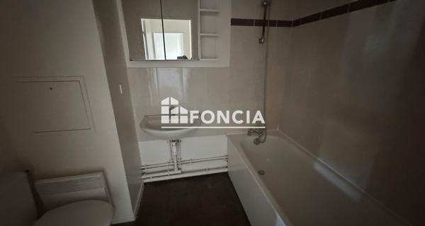 Location Appartement 3 pièces 60 m² - Corbeil-essonnes 91100