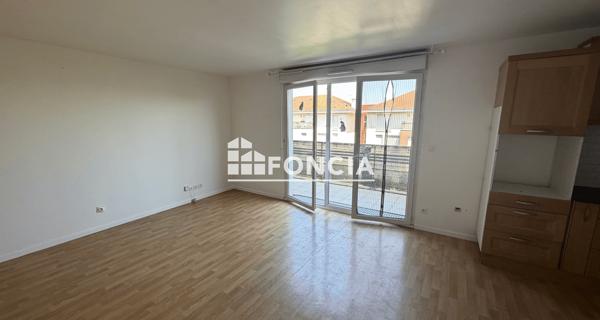 Location Appartement 3 pièces 60 m² - Corbeil-essonnes 91100