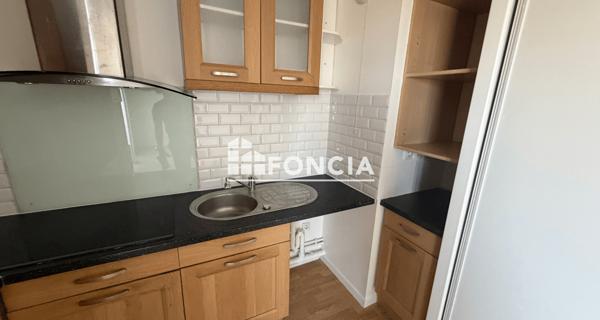 Location Appartement 3 pièces 60 m² - Corbeil-essonnes 91100