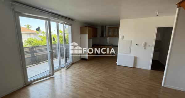 Location Appartement 3 pièces 60 m² - Corbeil-essonnes 91100