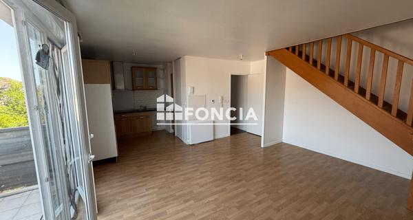Location Appartement 3 pièces 60 m² - Corbeil-essonnes 91100