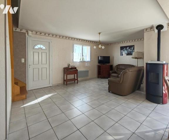 2111 - MAISON CONTEMPORAINE AVEC VIE DE PLAIN PIED - 3 CHAMBRES - TERRAIN PAYSAGE DE 483M²