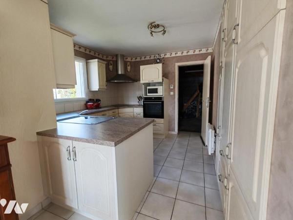 2111 - MAISON CONTEMPORAINE AVEC VIE DE PLAIN PIED - 3 CHAMBRES - TERRAIN PAYSAGE DE 483M²