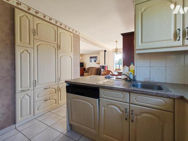 2111 - MAISON CONTEMPORAINE AVEC VIE DE PLAIN PIED - 3 CHAMBRES - TERRAIN PAYSAGE DE 483M²