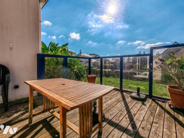 2111 - MAISON CONTEMPORAINE AVEC VIE DE PLAIN PIED - 3 CHAMBRES - TERRAIN PAYSAGE DE 483M²