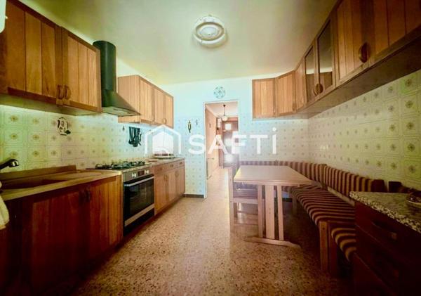 Maison avec deux garages