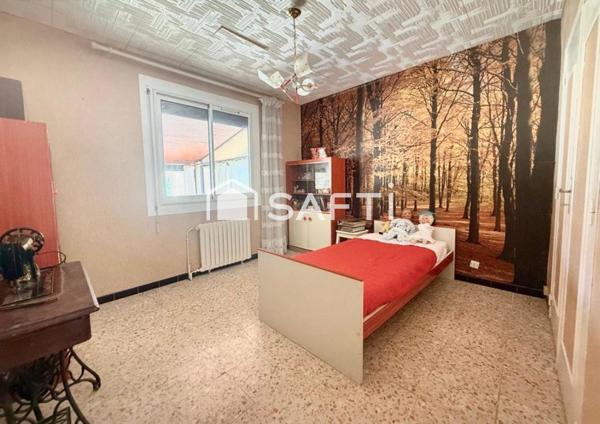 Maison avec deux garages