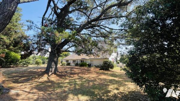 LA TRINITE SUR MER : maison familiale 5 ch  terrain 1260 m² proche du port en direction des plages