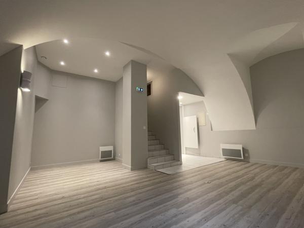 Local Commercial 11 pièces - 128 m²