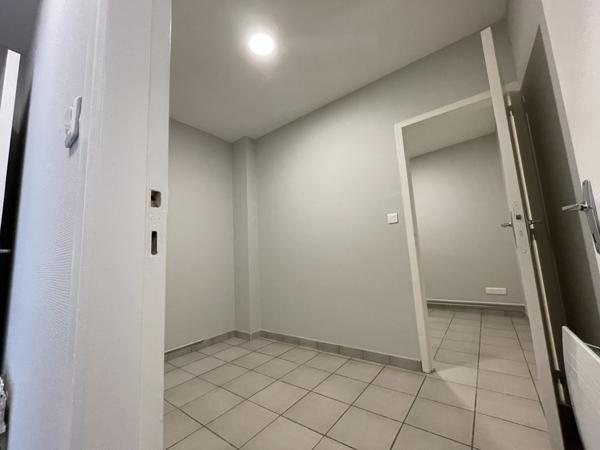 Local Commercial 11 pièces - 128 m²