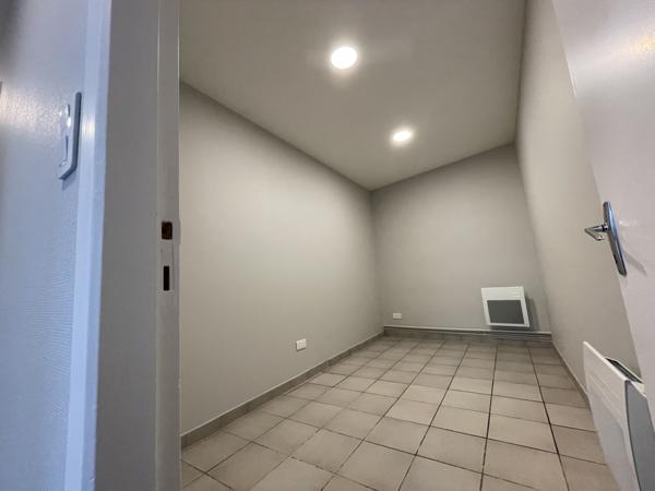 Local Commercial 11 pièces - 128 m²