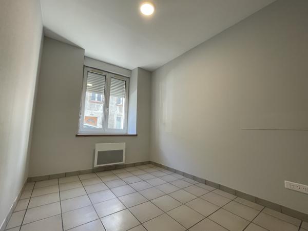 Local Commercial 11 pièces - 128 m²