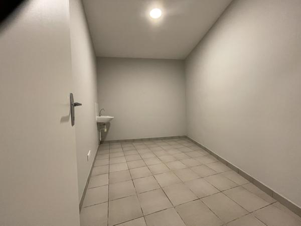 Local Commercial 11 pièces - 128 m²