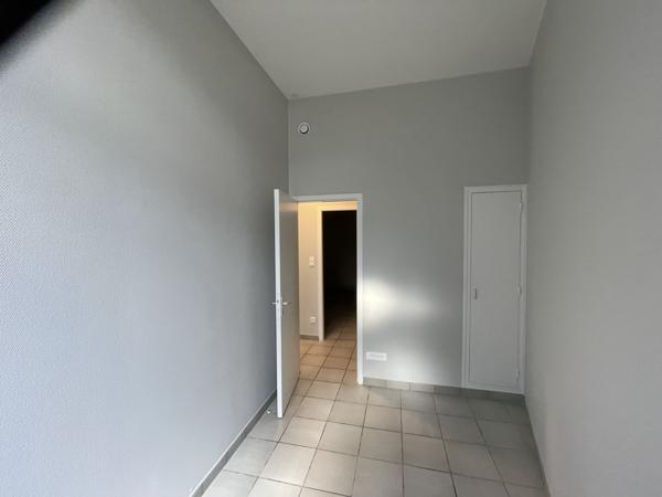 Local Commercial 11 pièces - 128 m²