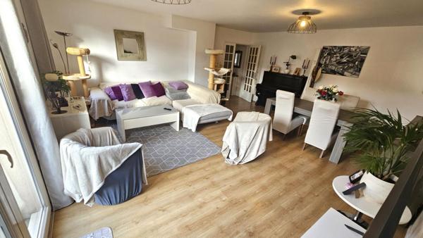 Houdan / Appartement lumineux en parfait état / 3 chambres + parking