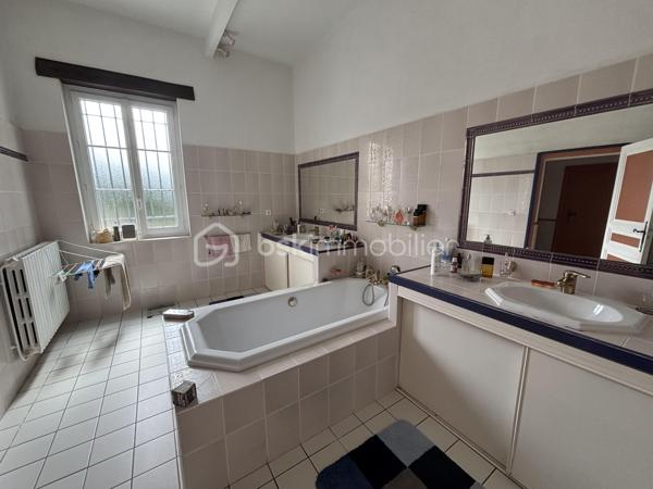Au cœur de la Nouvelle Aquitaine, à seulement 8 mns d'Agen, découvrez cette magnifique demeure de caractère en pierre d'environ 300 m² habitables, entièrement restaurée, 
offrant un cadre de vie privilégié dans un environnement calme et verdoyant. 
Cette propriété séduit par ses volumes généreux, son authenticité, son parc clos et arboré de 5000 m², agrémenté de 3 puits, 
Dés l'entrée, vous serez charmé par un vaste espace de vie traversant d'environ 90 m² baigné de lumière, comprenant salon, salle à manger et cuisine. 
Cet espace de réception bénéficie d'un accès de plain-pied à la  terrasse et la piscine, prolongeant naturellement les pièces de vie vers l'extérieur. 
La maison dispose de nombreuses chambres, plusieurs salle de bains et wc. 

A l'extérieur, le parc paysager invite à la détente avec sa piscine, ses terrasses, son potager, ses arbres fruitiers et son pigeonnier offrant un beau potentiel d'aménagement selon vos envies. 
Les dépendances comprennent un garage, un atelier ainsi qu'une mezzanine apportant de nombreux espaces de rangement ou de travail. 
Une possibilité d'agrandissement vient compléter le potentiel de cette propriété. 

PRESTATIONS ; 
- Maison en pierre de caractère d'environ 300 m²
- Parc clos et arboré de 5000 m²
- Piscine et terrasses 
- Puits
- 5 chambres
- Espace de vie traversant  d'environ 90 m² avec cheminée
- Pigeonnier à aménager
- Garage atelier et mezzanine

Une propriété rare, alliant le charme de l'ancien, de beaux volumes et un cadre de vie privilégié, à quelques minutes seulement des commodités. 

A DECOUVRIR SANS TARDER !!