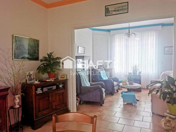 maison de ville en parfait état