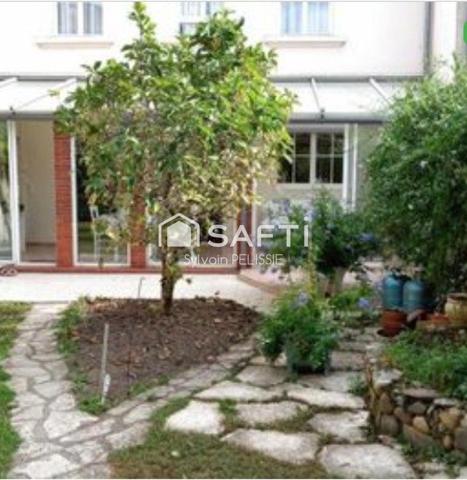 maison de ville en parfait état