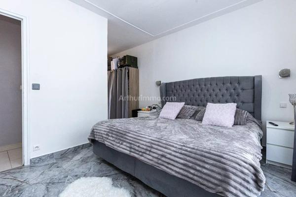 Vente                                                      Maison
                        
                     5 pièces                      100 m2                     à Morestel