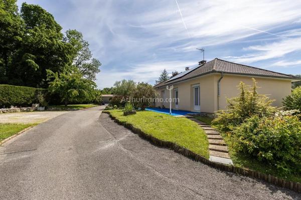 Vente                                                      Maison
                        
                     5 pièces                      100 m2                     à Morestel