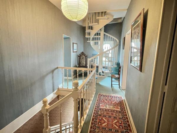 - 79000 - Niort - Maison de Charme 9 pièce(s) 215 m2- Av. De Limoges -