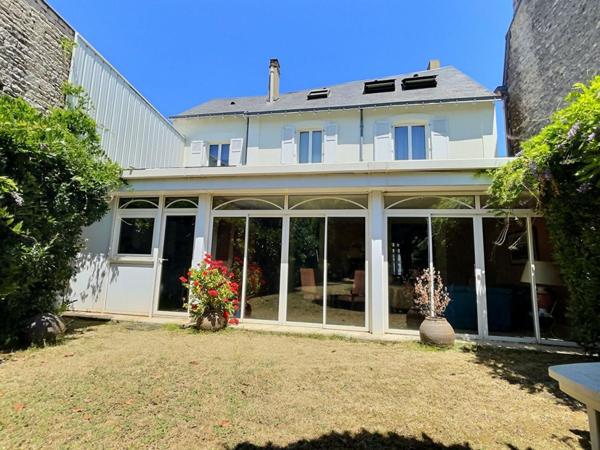 - 79000 - Niort - Maison de Charme 9 pièce(s) 215 m2- Av. De Limoges -