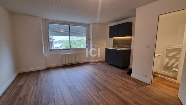 Appartement Couëron bourg 2 pièce(s) 47 m²  face Loire avec balcon, parking et garage