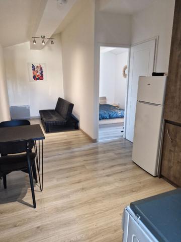 Appartement Couëron bourg 2 pièce(s) 47 m²  face Loire avec balcon, parking et garage