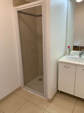 Appartement Couëron bourg 2 pièce(s) 47 m²  face Loire avec balcon, parking et garage