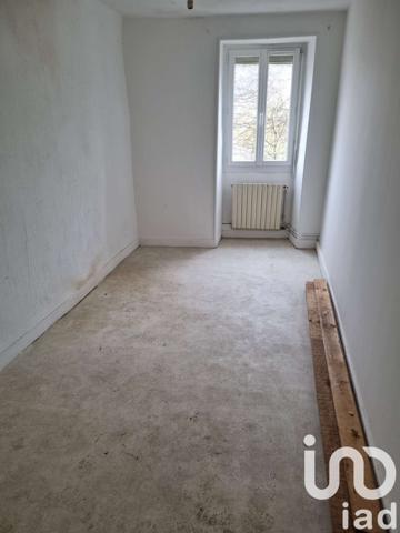 Maison de village 8 pièces de 192 m² à Thénezay (79390)