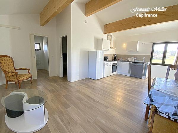 A proximité de Banon, belle Maison d'Hôtes de 268 m2 (+130 m2) en pleine campagne
