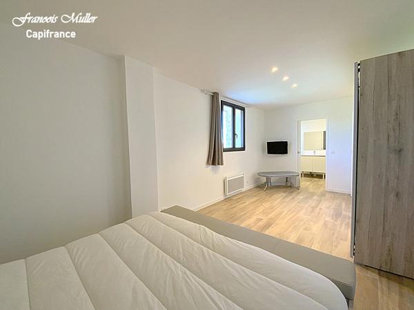 A proximité de Banon, belle Maison d'Hôtes de 268 m2 (+130 m2) en pleine campagne