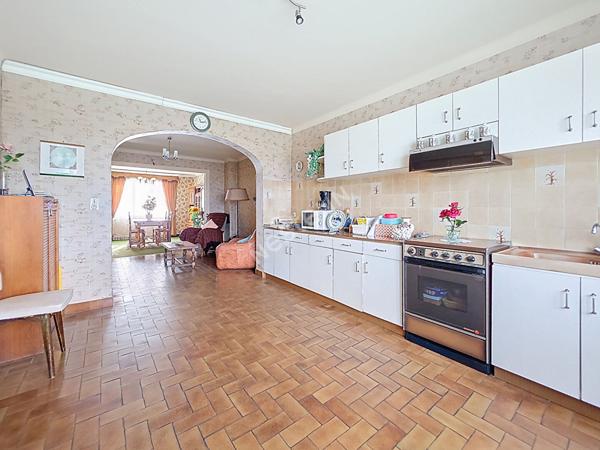 Maison A VENDRE à Drain, 3 chambres, sous-sol et pièce indépendante