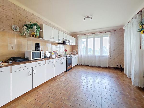 Maison A VENDRE à Drain, 3 chambres, sous-sol et pièce indépendante