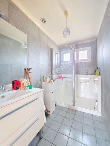 Maison A VENDRE à Drain, 3 chambres, sous-sol et pièce indépendante