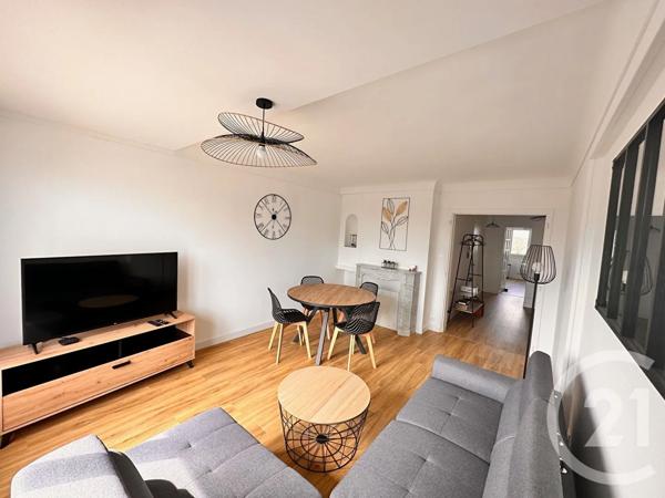 Appartement F3 à vendre  4 pièces - 106,10 m 2   LA ROCHE SUR YON  - 85