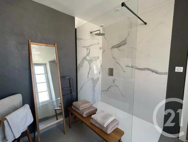 Appartement F3 à vendre  4 pièces - 106,10 m 2   LA ROCHE SUR YON  - 85
