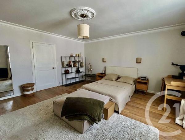 Appartement F3 à vendre  4 pièces - 106,10 m 2   LA ROCHE SUR YON  - 85
