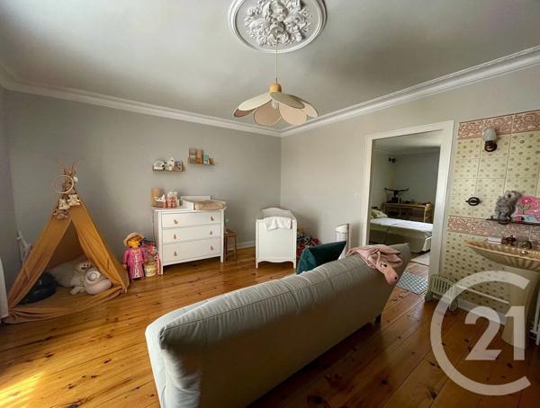 Appartement F3 à vendre  4 pièces - 106,10 m 2   LA ROCHE SUR YON  - 85