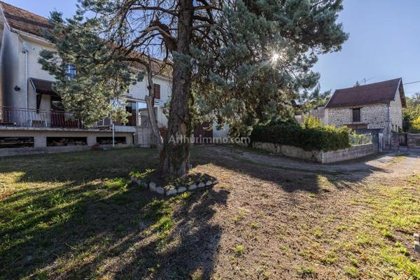 Vente                                                      Maison de village
                        
                                         102 m2                     à Morestel