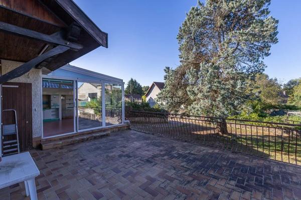 Vente                                                      Maison de village
                        
                                         102 m2                     à Morestel