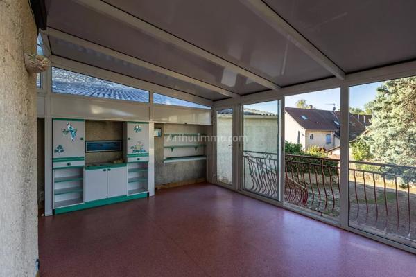 Vente                                                      Maison de village
                        
                                         102 m2                     à Morestel